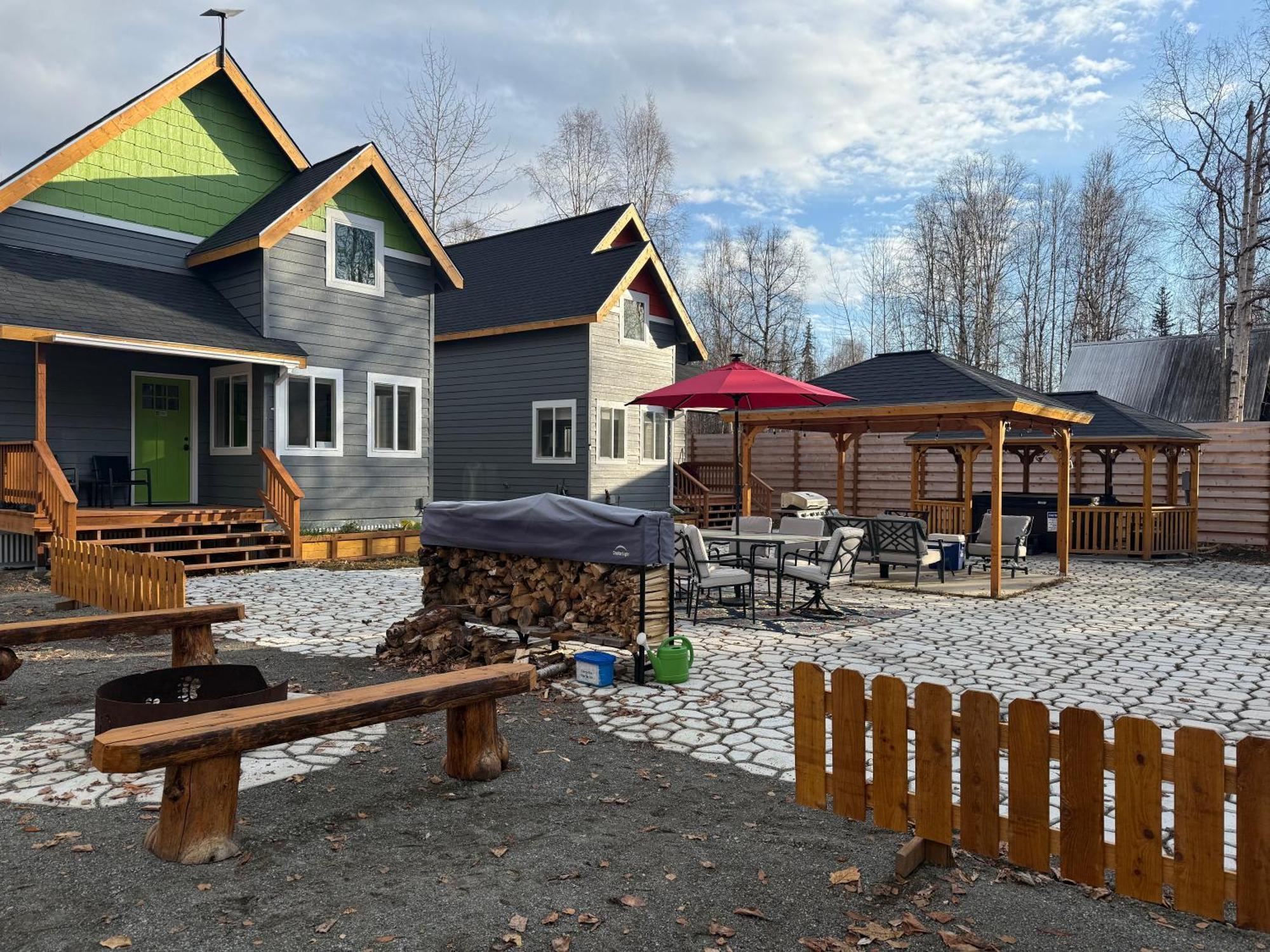 Talkeetna Log Cabin With Hot Tub Unit 2 エクステリア 写真