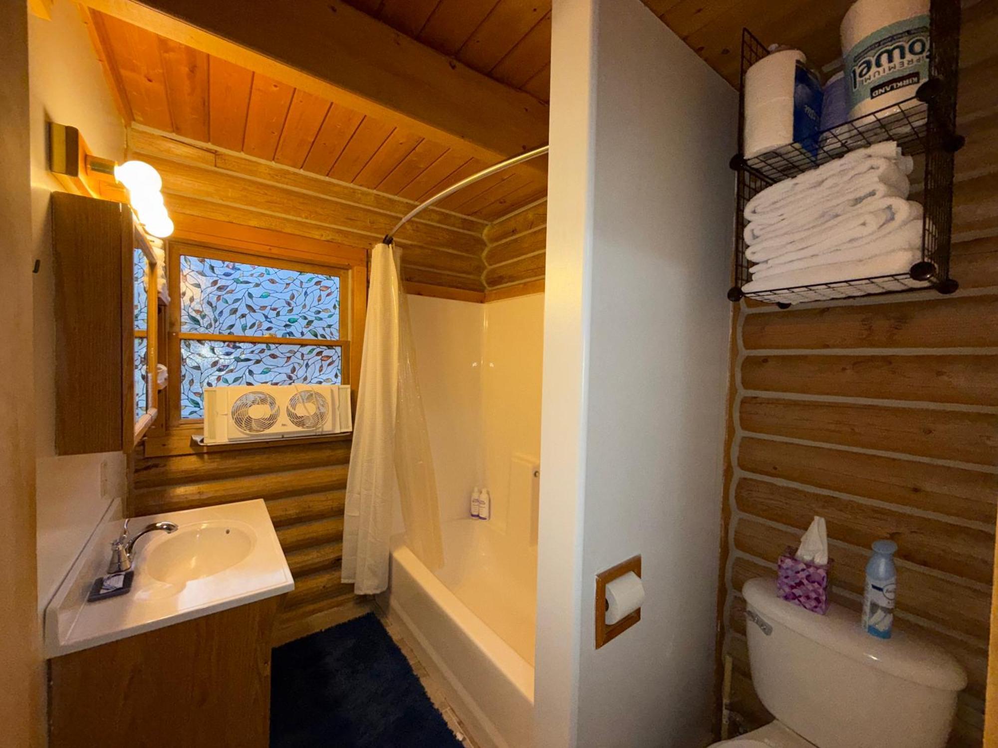 Talkeetna Log Cabin With Hot Tub Unit 2 エクステリア 写真